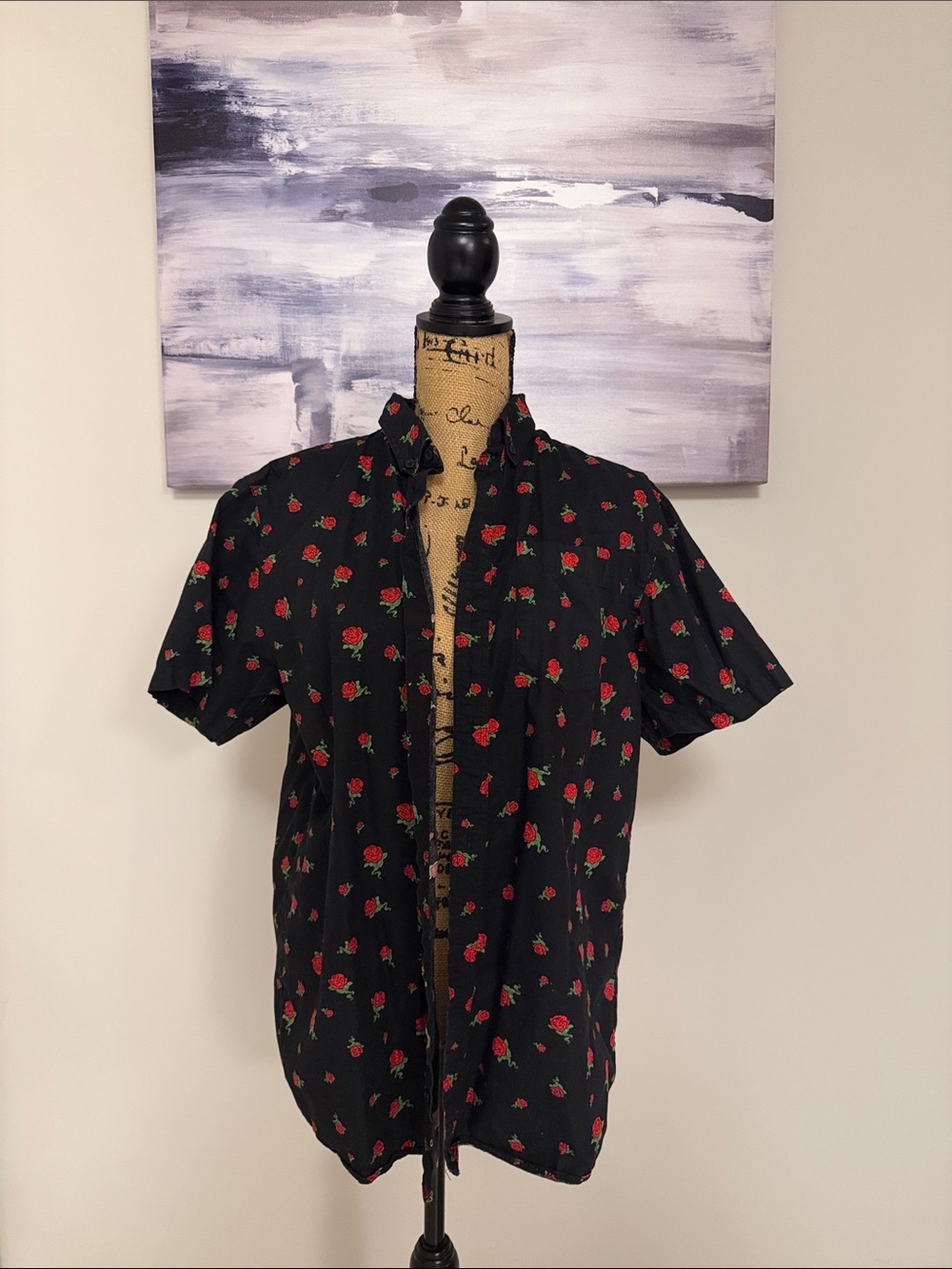 Empyre Black Short-Sleeve Button-Down Shirt with Red Rose Print